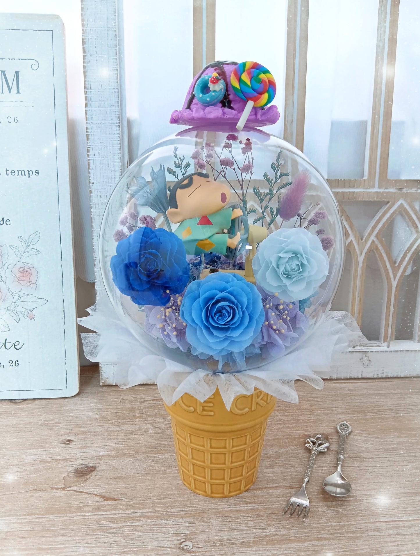 🌸(現貨)蠟筆小新保鮮花波波球雪糕杯